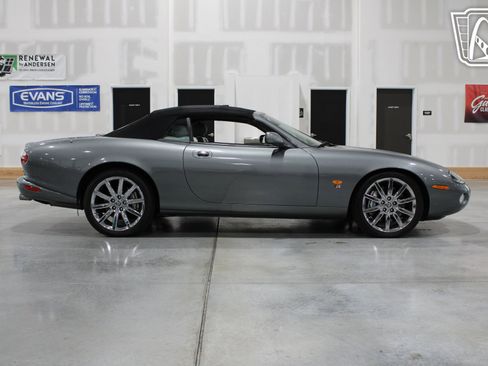 Used 2004 Jaguar XK8 Convertible image 33