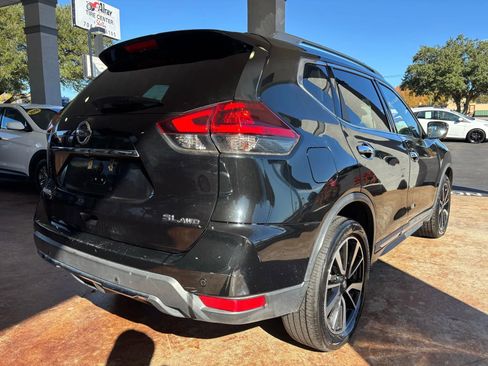 Used 2019 Nissan Rogue SL image 6
