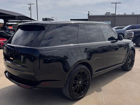 Used 2025 Land Rover Range Rover SE image 8