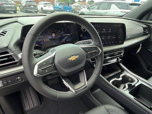 New 2026 Chevrolet Traverse LT FWD image 3