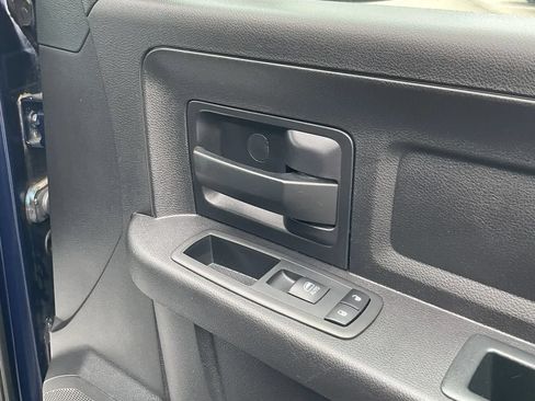 Used 2017 RAM 1500 Express AWD/4WD image 31