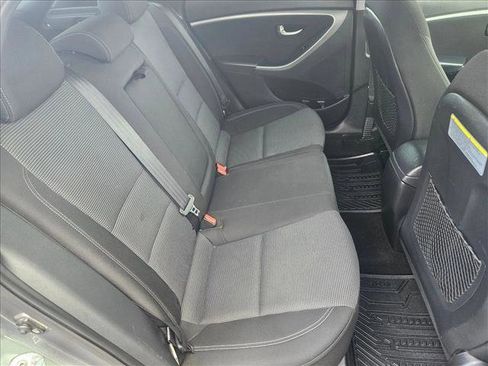 Used 2017 Hyundai Elantra GT image 18