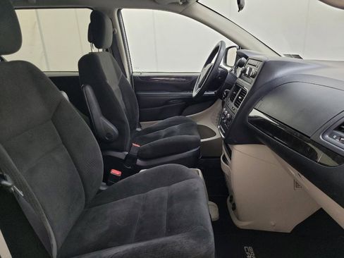 Used 2016 Dodge Grand Caravan SE w/ Quick Order Package 29E SE FWD image 21