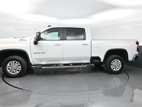 Used 2024 Chevrolet Silverado 2500 LT AWD/4WD image 2