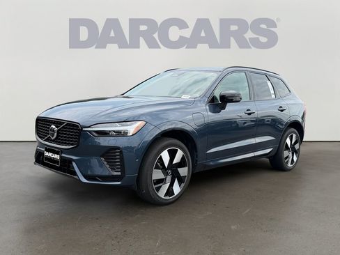 Used 2024 Volvo XC60 T8 Plus w/ Climate Package AWD/4WD image 3
