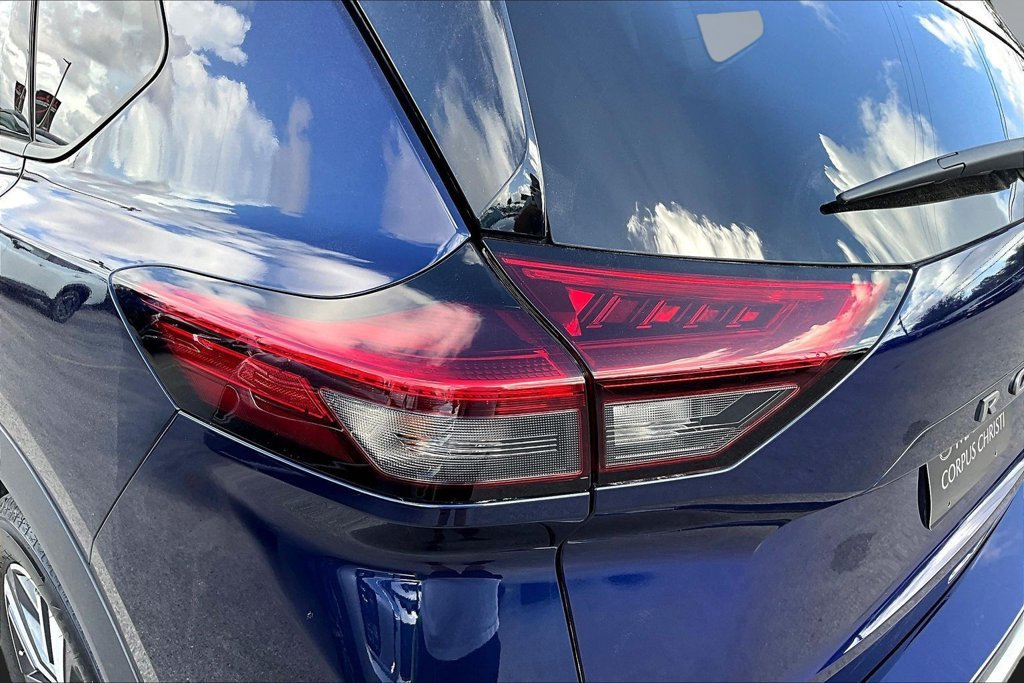 Used 2026 Nissan Rogue SL FWD image 24