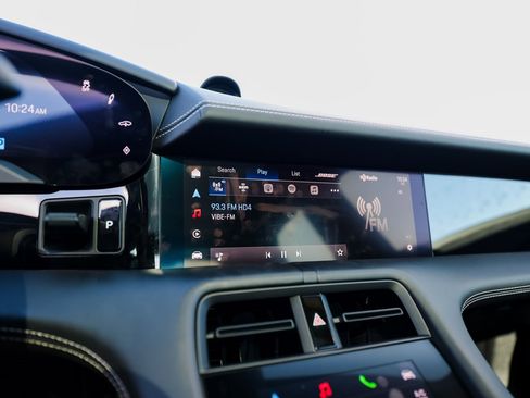 Certified 2025 Porsche Taycan GTS image 18