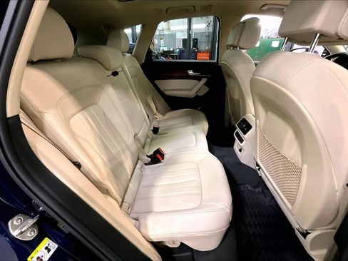 Used 2023 Audi Q5 2.0T Premium w/ Convenience Package image 19