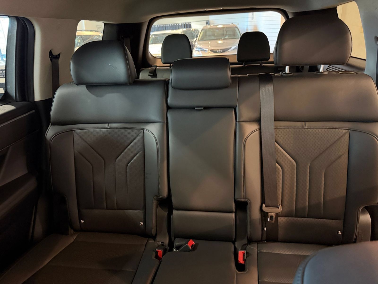 Used 2025 Hyundai Santa Fe SEL FWD image 39