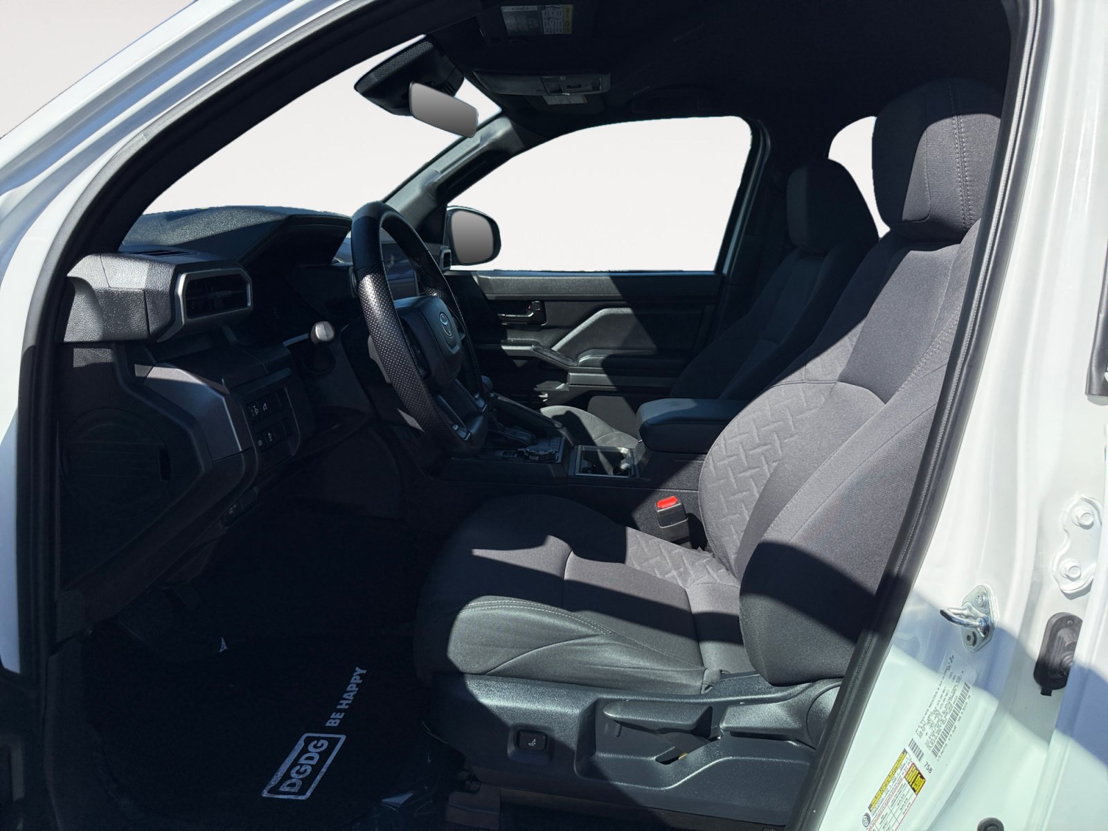 Used 2025 Toyota Tacoma SR5 AWD/4WD image 10