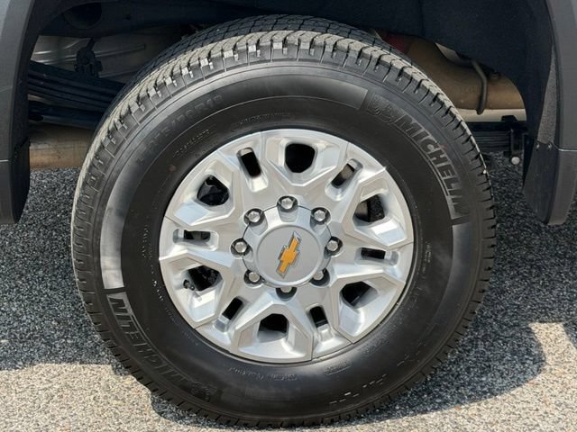Used 2025 Chevrolet Silverado 2500 LTZ w/ LTZ Premium Package AWD/4WD image 10