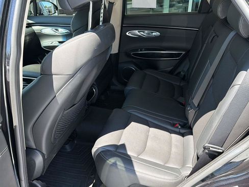 Used 2023 Genesis GV70 2.5T AWD/4WD image 11