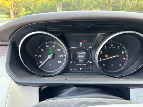 Used 2017 Land Rover Discovery HSE Luxury AWD/4WD image 15