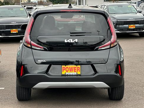 Used 2023 Kia Soul LX w/ LX Technology Package image 5