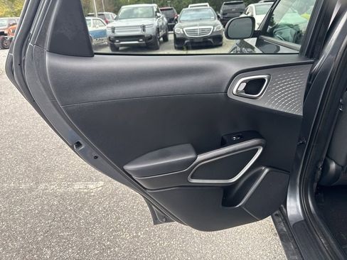 Used 2023 Kia Soul LX w/ Option Group 015 image 23