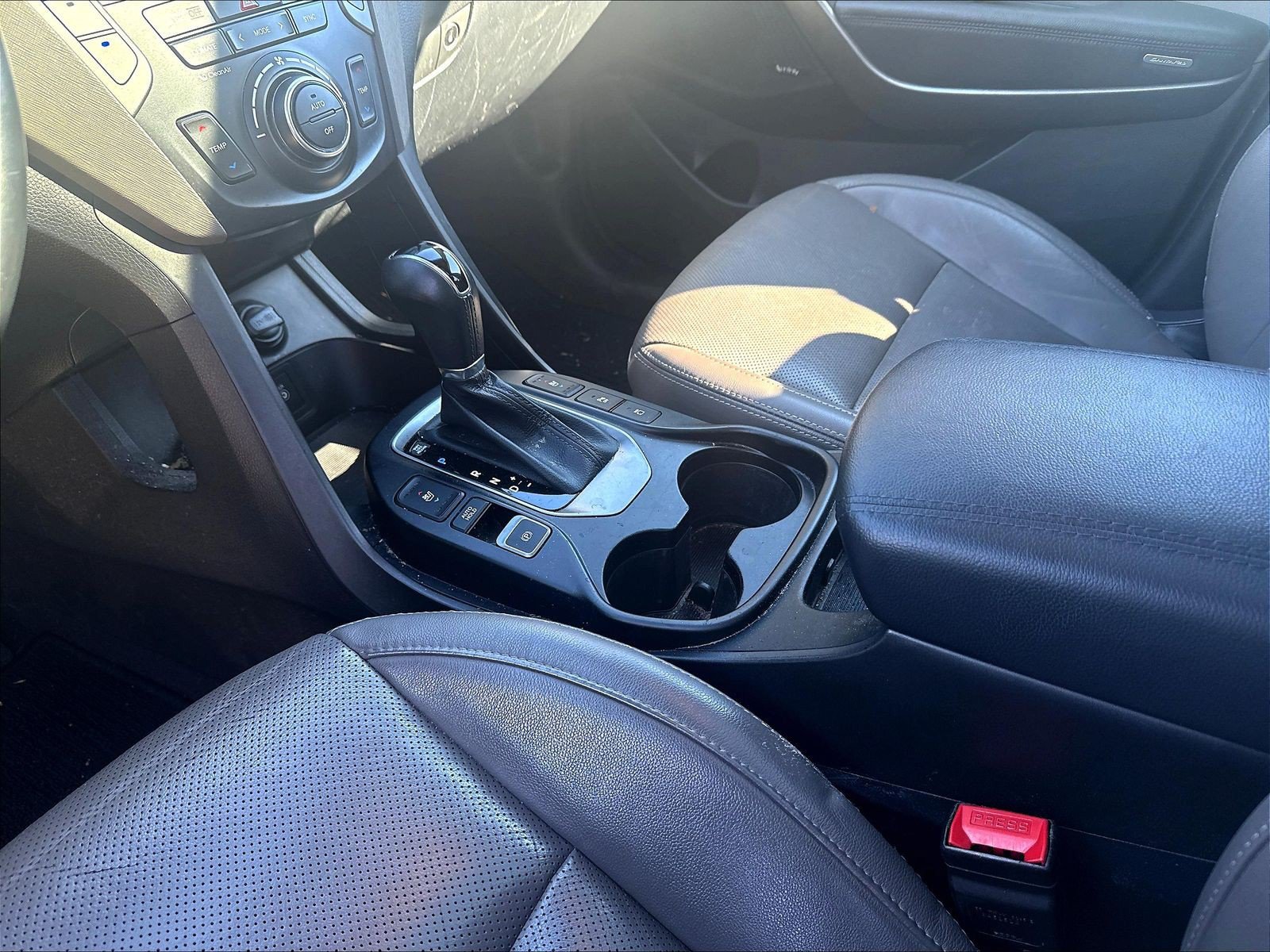 Used 2017 Hyundai Santa Fe Limited AWD/4WD image 21