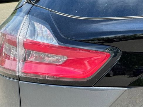 Used 2024 Ford Edge Titanium image 48