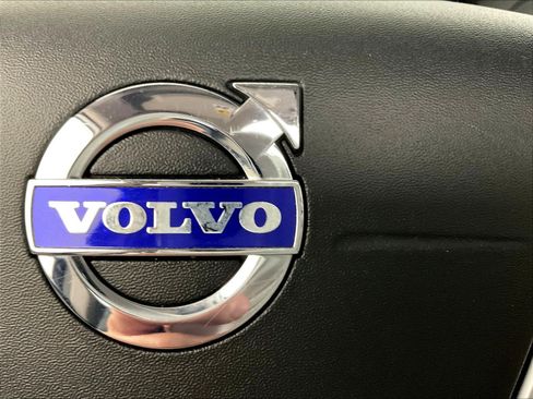 Used 2017 Volvo XC60 T5 Dynamic w/ Preferred Option Package FWD image 38