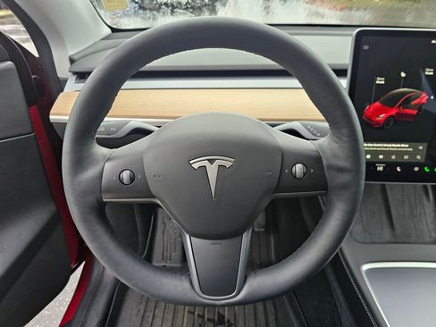 Used 2021 Tesla Model Y Long Range image 27