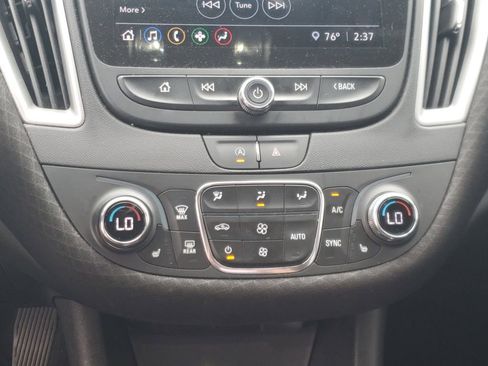 Used 2022 Chevrolet Malibu LT image 25