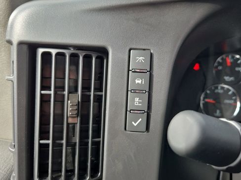 New 2026 Chevrolet Express 3500 RWD image 27