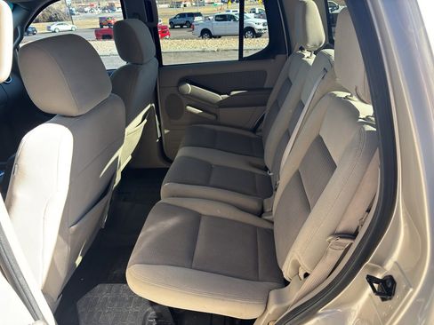 Used 2007 Ford Explorer Sport Trac XLT image 11