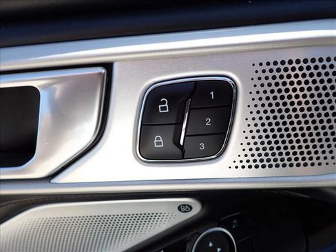 Used 2023 Ford Explorer Platinum w/ Technology Package AWD/4WD image 18