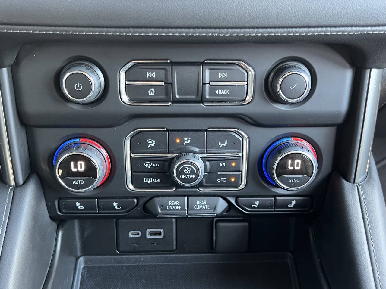 Used 2022 Chevrolet Suburban Z71 AWD/4WD image 28