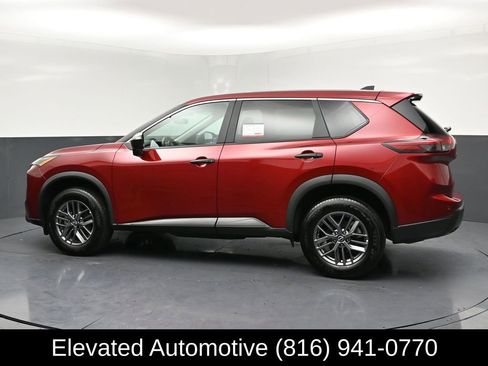 Used 2025 Nissan Rogue S AWD/4WD image 27