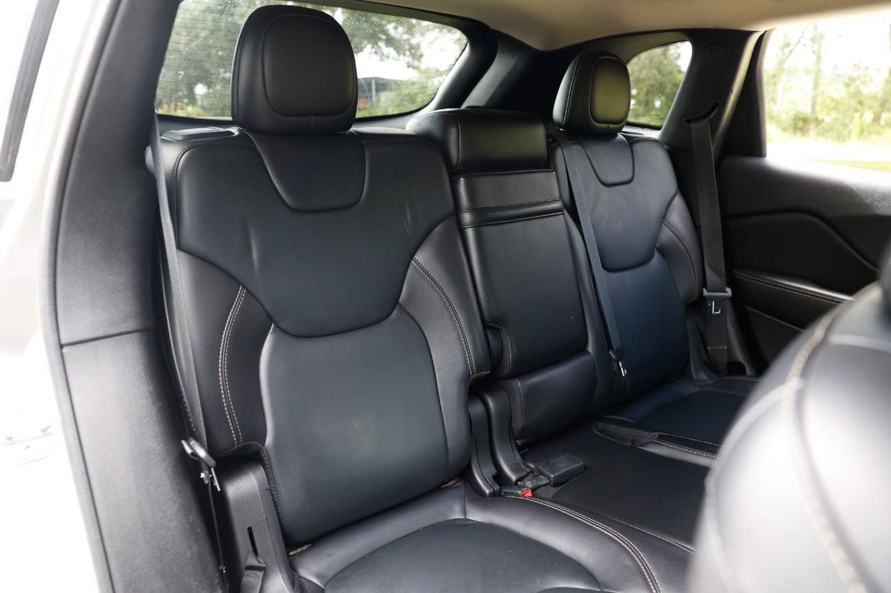 Used 2016 Jeep Cherokee Limited FWD image 14