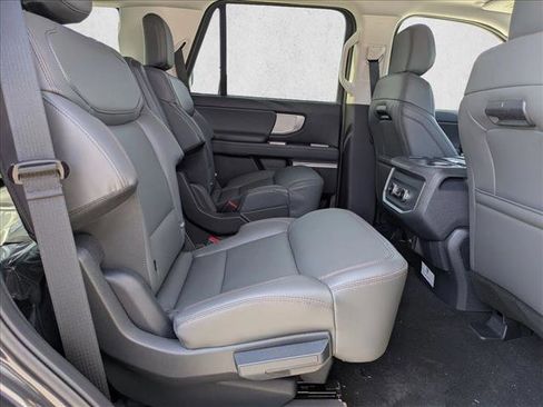 New 2025 Ford Expedition Active image 19