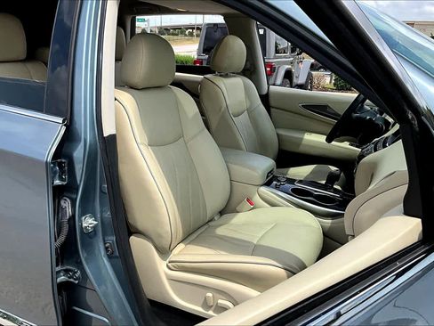 Used 2019 INFINITI QX60 Luxe w/ Essential Package image 9