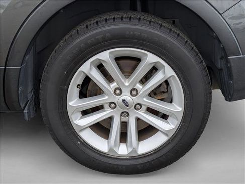 Used 2017 Ford Explorer XLT w/ Equipment Group 202A image 25
