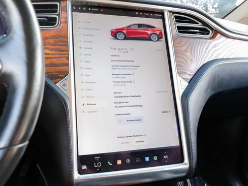 Used 2017 Tesla Model X 75D AWD/4WD image 25