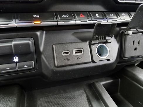 Used 2022 GMC Sierra 2500 AT4 w/ AT4 Preferred Package AWD/4WD image 27