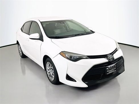 Used 2017 Toyota Corolla LE image 1