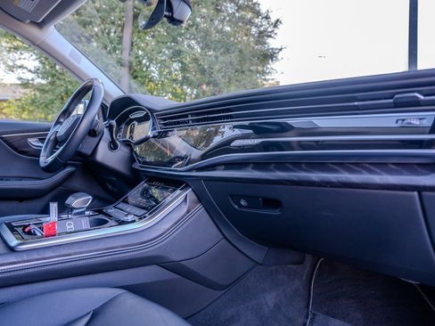 Used 2023 Audi Q8 Premium Plus image 23