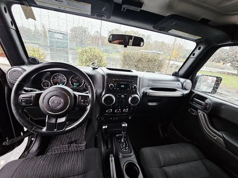 Used 2012 Jeep Wrangler Sport image 12