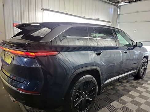 Used 2024 Jeep Wagoneer Launch Edition image 6