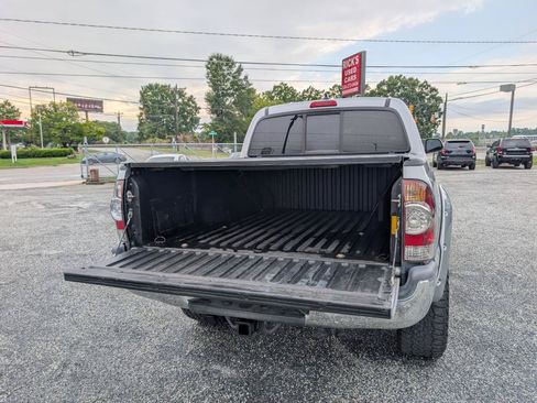Used 2015 Toyota Tacoma PreRunner w/ SR5 Package RWD image 21
