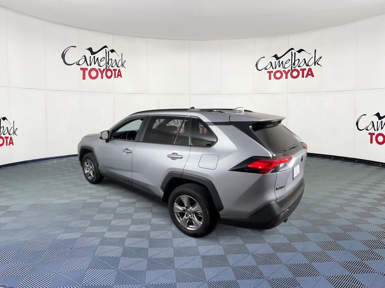 Used 2025 Toyota RAV4 XLE w/ Convenience Package AWD/4WD image 8