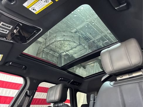 Used 2018 Land Rover Range Rover HSE AWD/4WD image 19