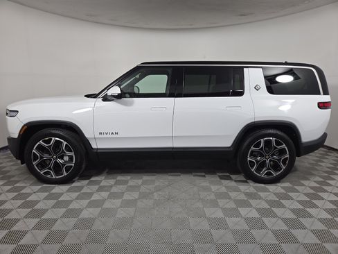 Used 2025 Rivian R1S Adventure AWD/4WD image 2