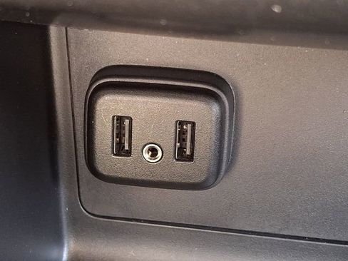 Used 2022 GMC Canyon Elevation image 27