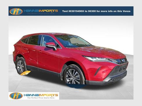 Used 2023 Toyota Venza LE AWD/4WD image 1