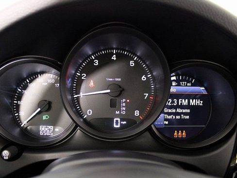 Certified 2025 Porsche Macan image 15