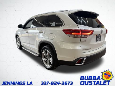 Used 2018 Toyota Highlander Limited image 3