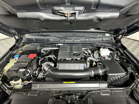 Used 2024 Nissan Frontier SV w/ Hardbody Edition AWD/4WD image 31