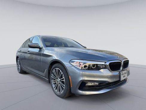 Used 2018 BMW 530i xDrive image 3