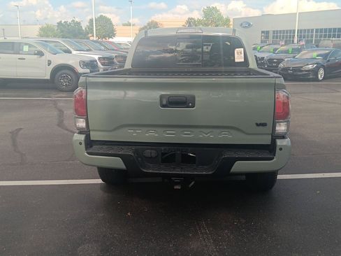 Used 2023 Toyota Tacoma TRD Off-Road w/ Advanced Technology Package AWD/4WD image 6